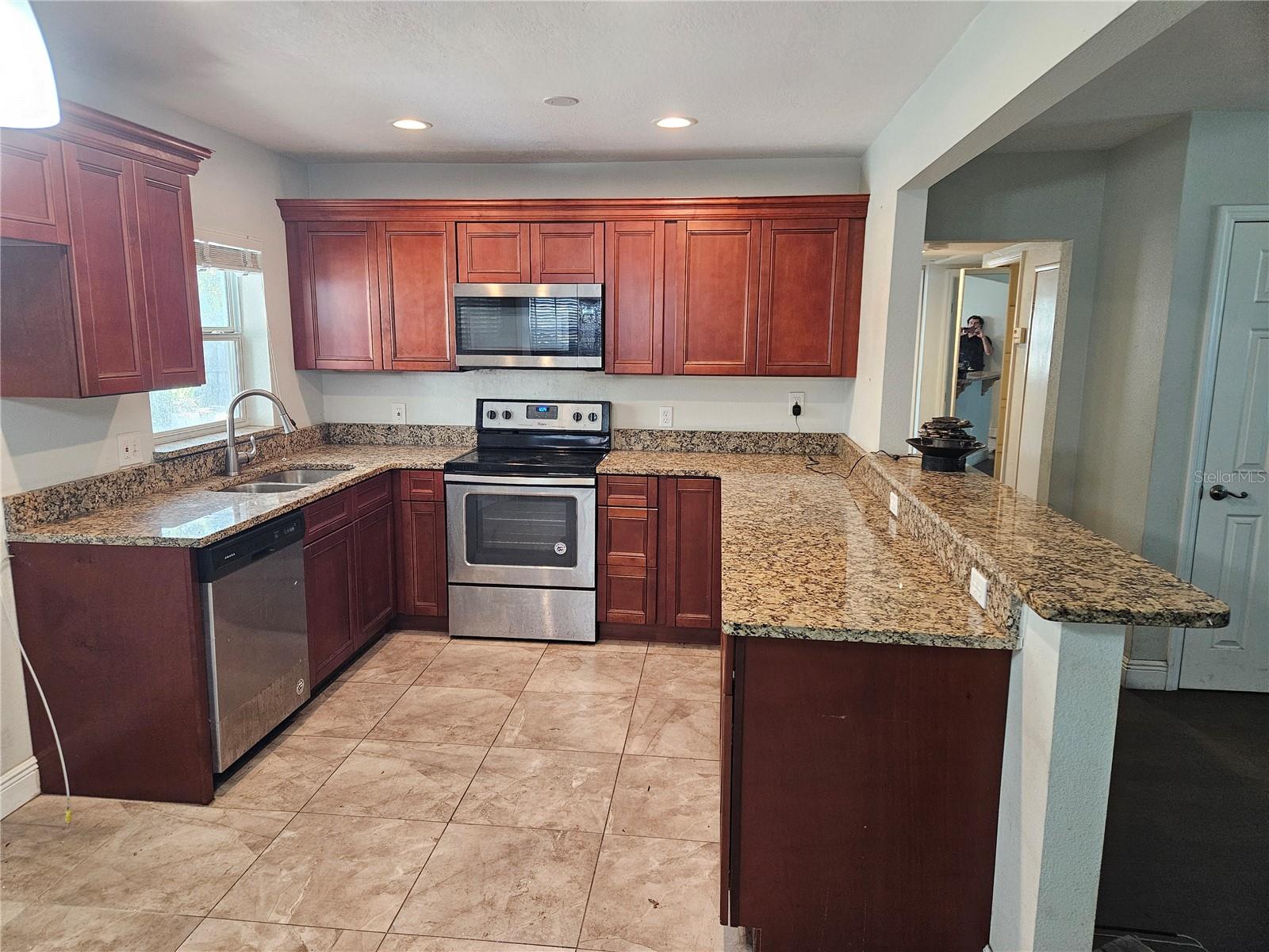 Image 3 of 17 For 616 Ellendale Drive