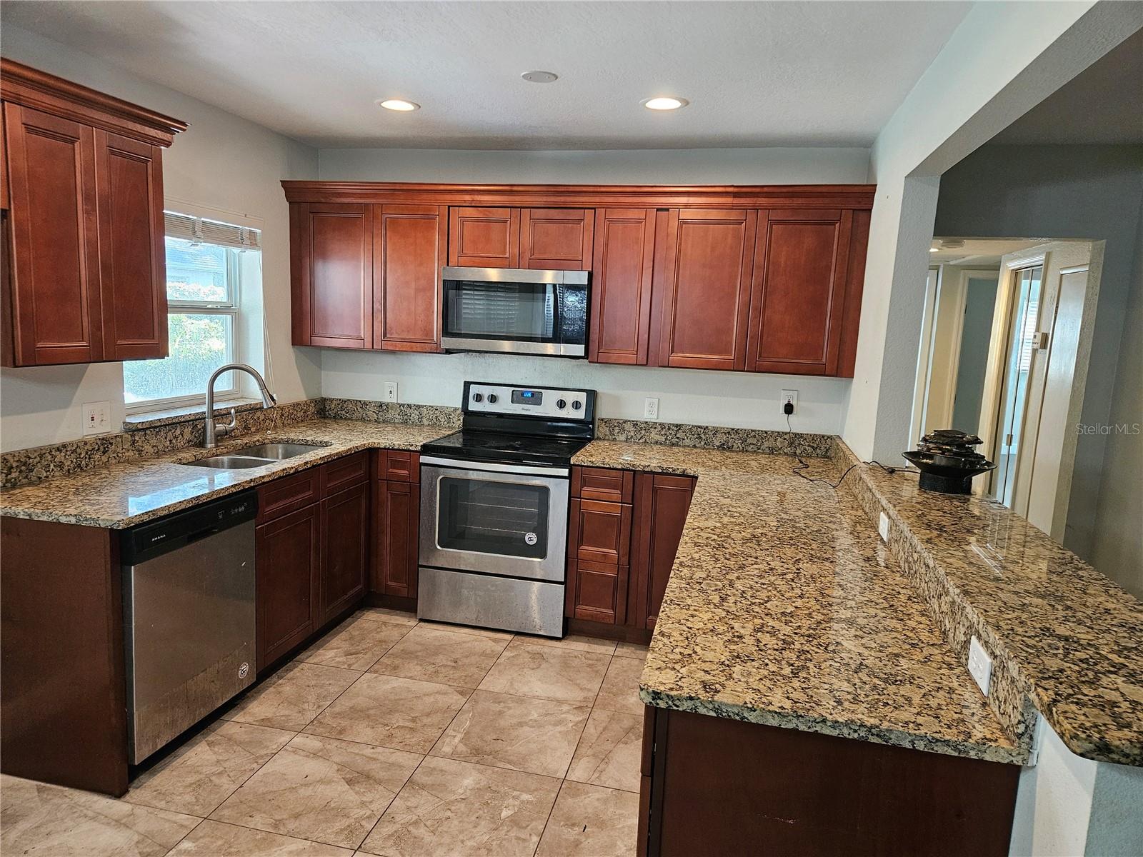 Image 6 of 17 For 616 Ellendale Drive