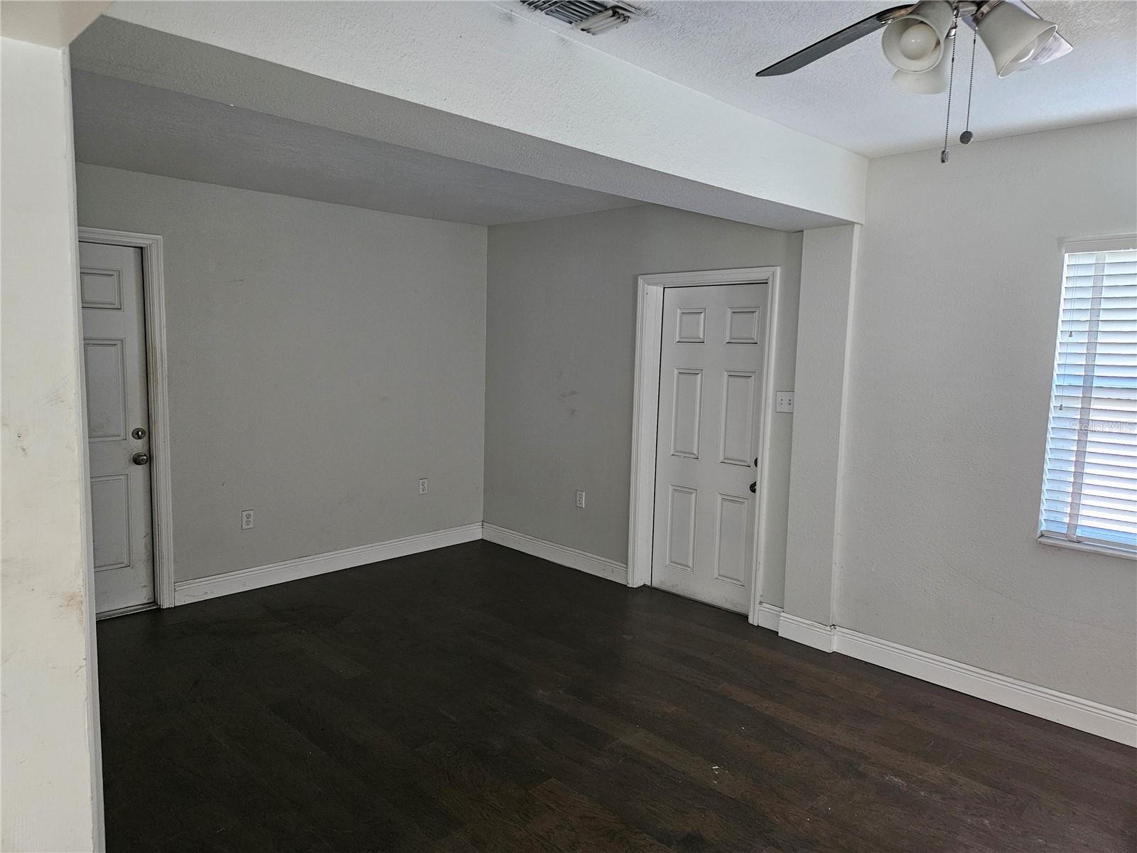 Image 9 of 17 For 616 Ellendale Drive