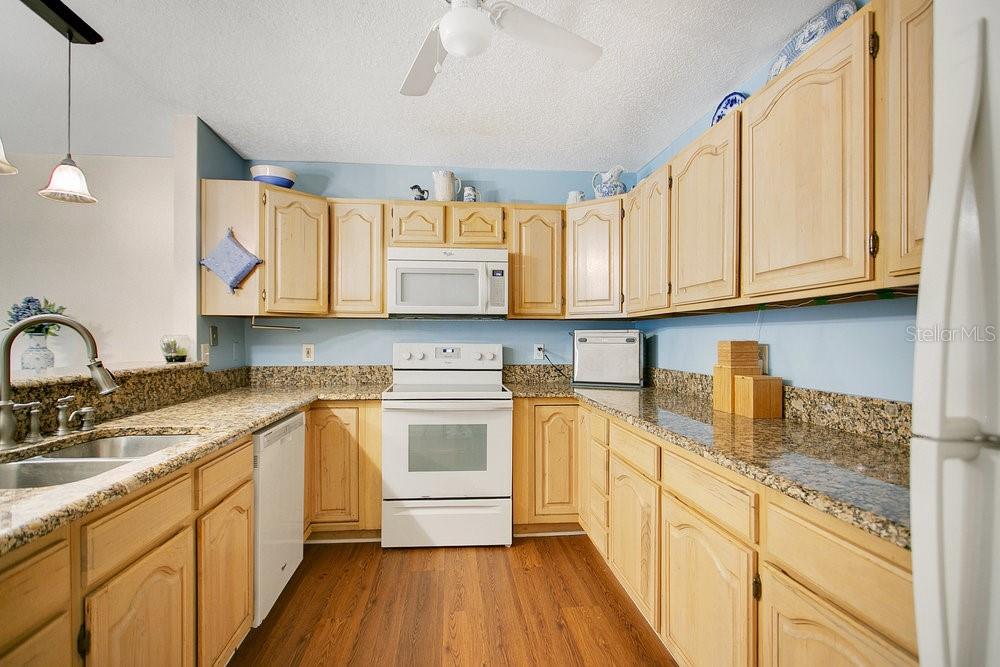 Image 15 of 36 For 4018 Willow Bay Drive