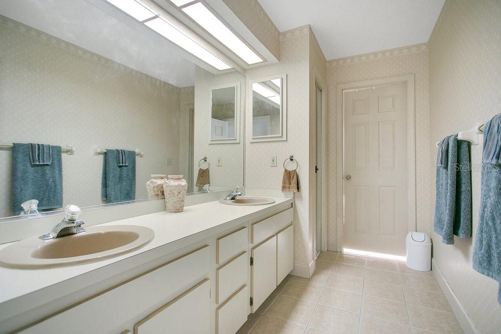 Image 21 of 36 For 4018 Willow Bay Drive