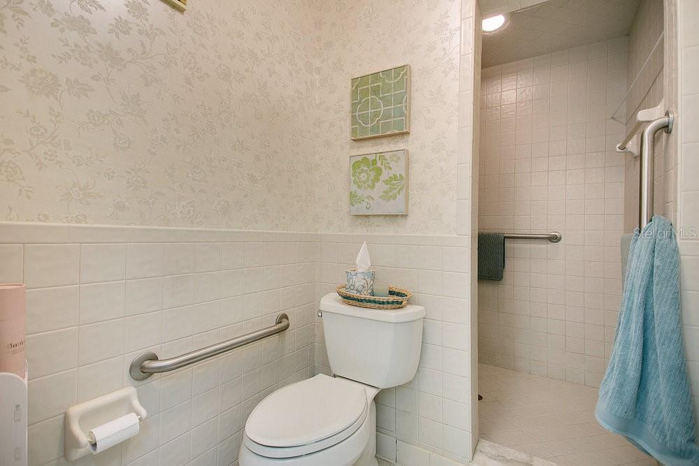 Image 22 of 36 For 4018 Willow Bay Drive