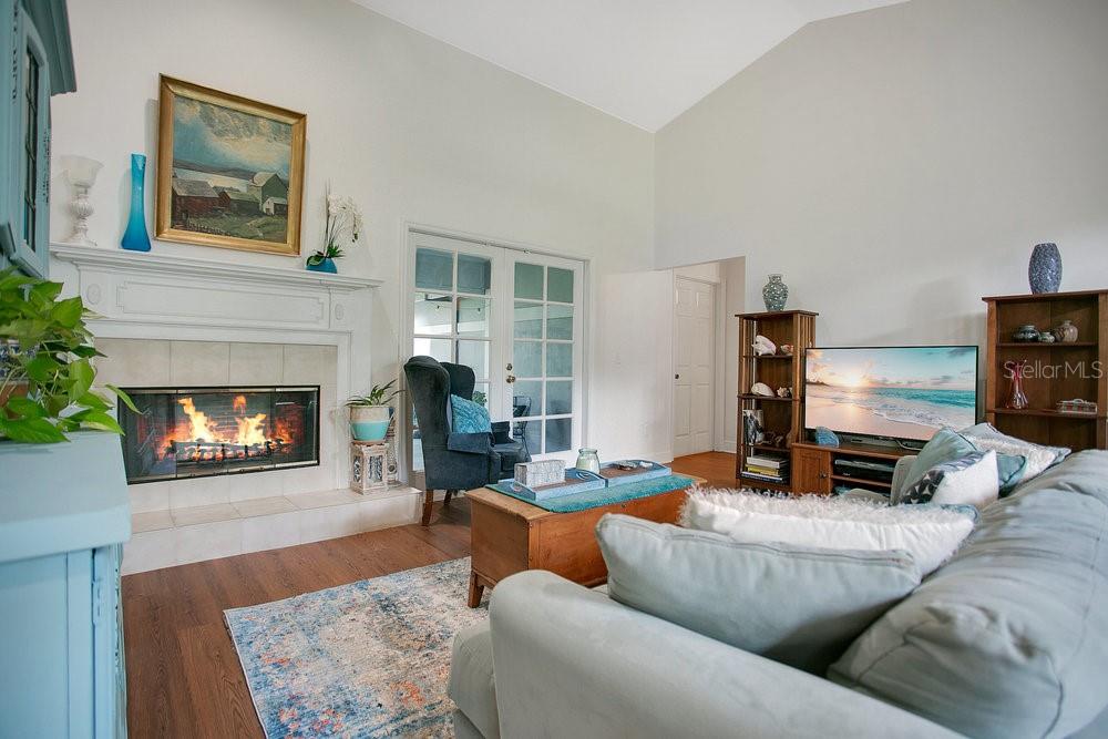 Image 6 of 36 For 4018 Willow Bay Drive