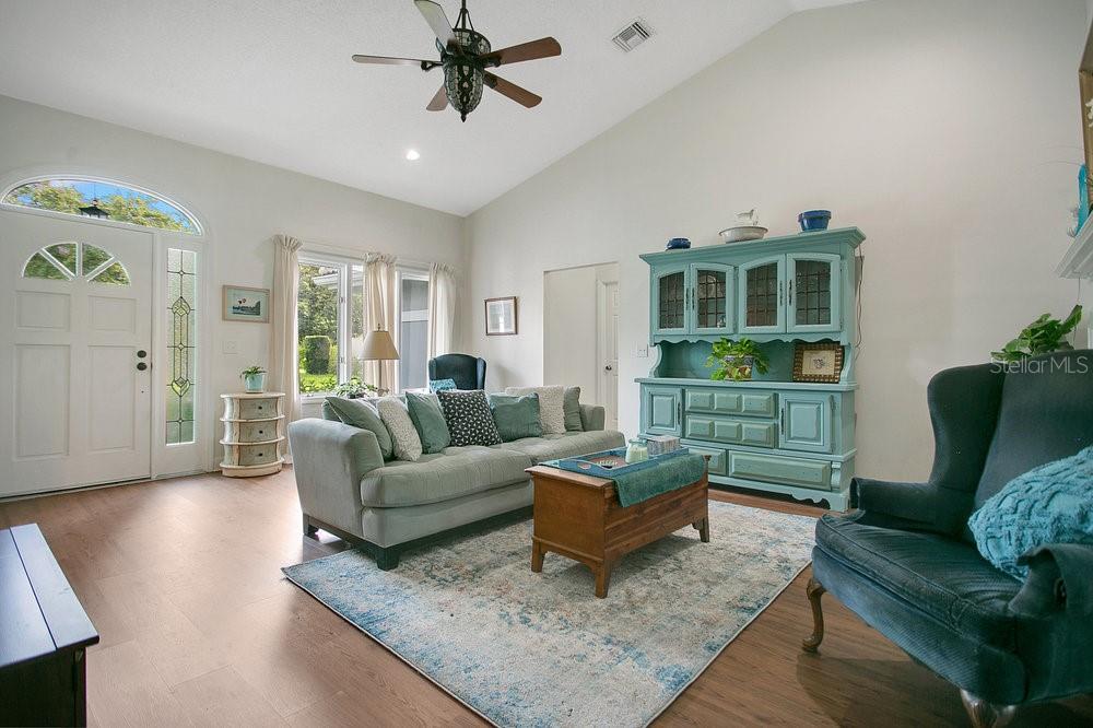 Image 8 of 36 For 4018 Willow Bay Drive
