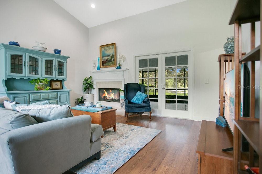 Image 9 of 36 For 4018 Willow Bay Drive