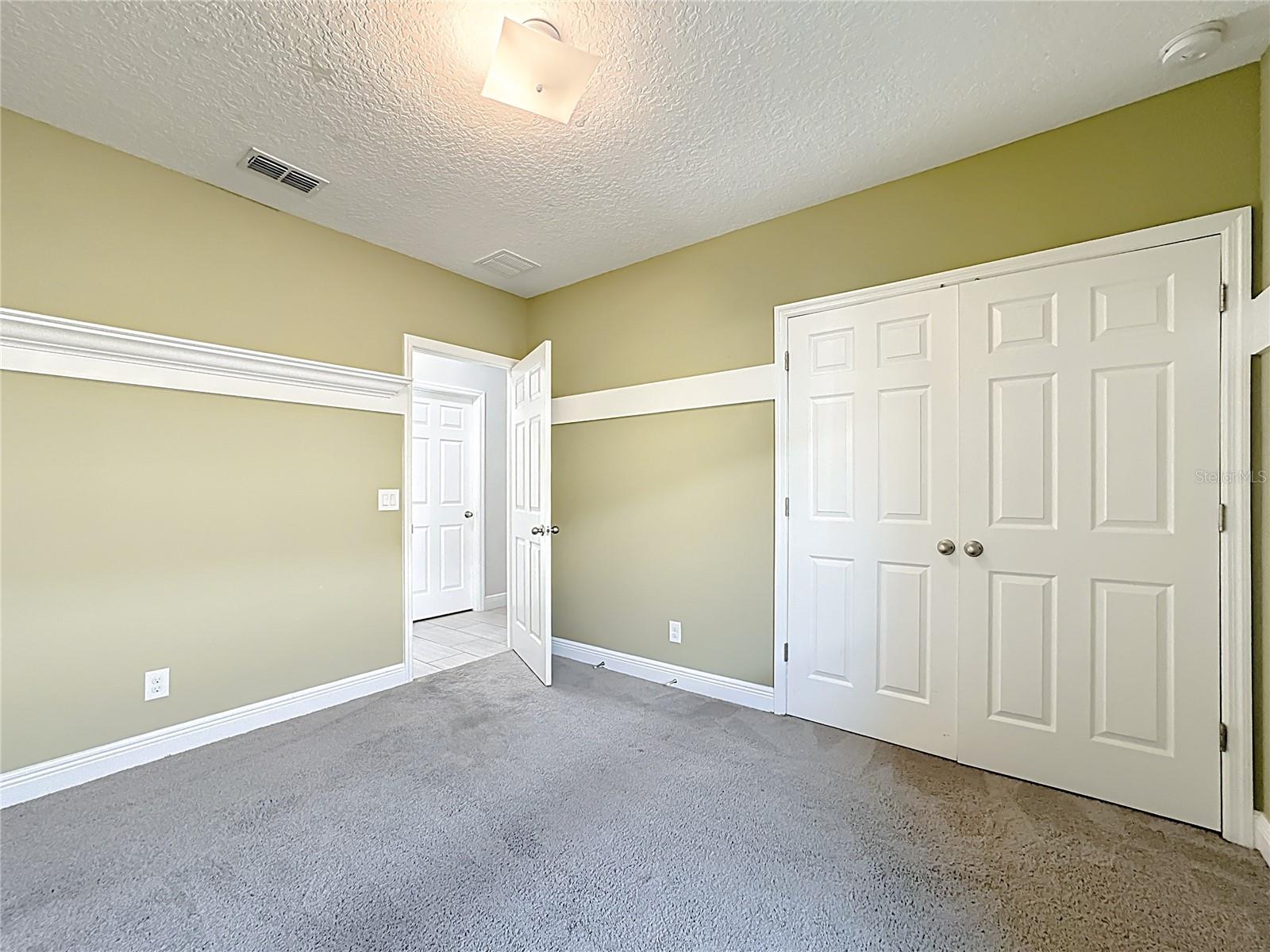 Image 33 of 49 For 4706 Seeley Street