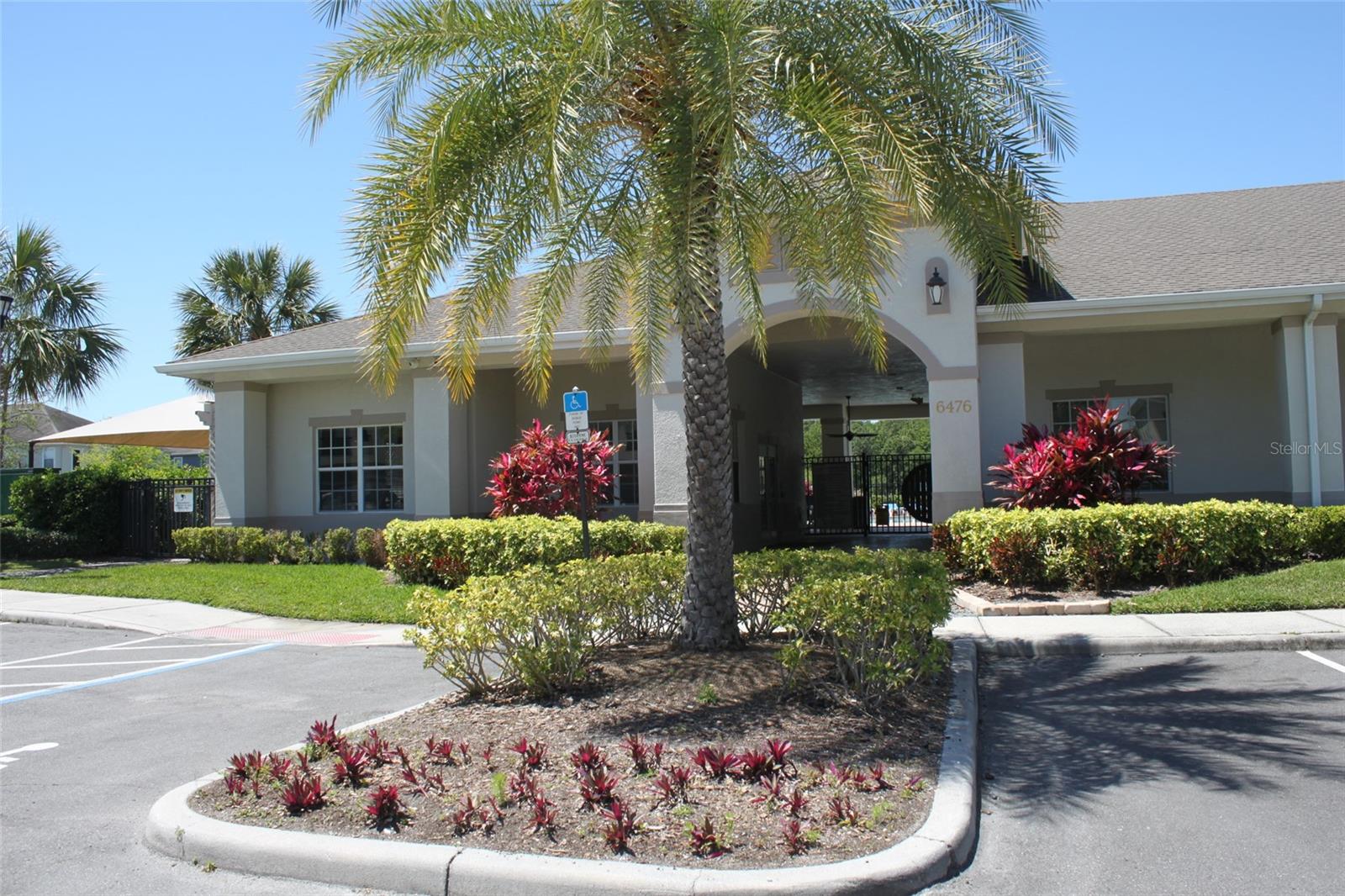 Listing photo id 9 for 6662 Goldenrod Road 127c