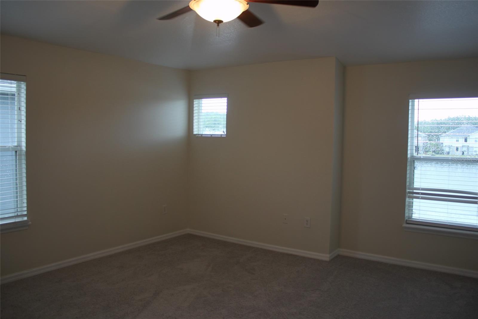 Listing photo id 4 for 6662 Goldenrod Road 127c