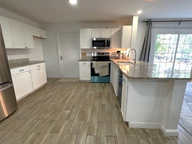 Image 5 of 18 For 9148 Oakwood Drive