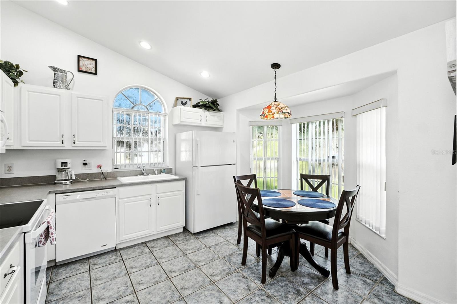 Image 13 of 43 For 131 Roma Way