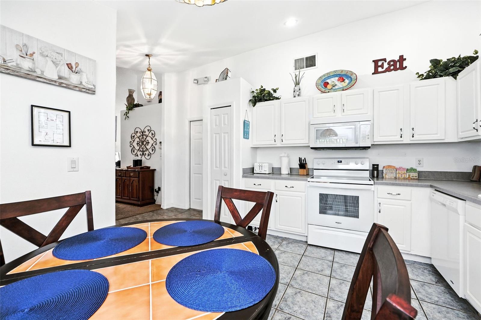 Image 16 of 43 For 131 Roma Way