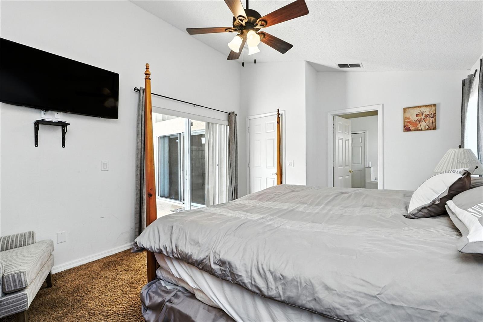 Image 20 of 43 For 131 Roma Way