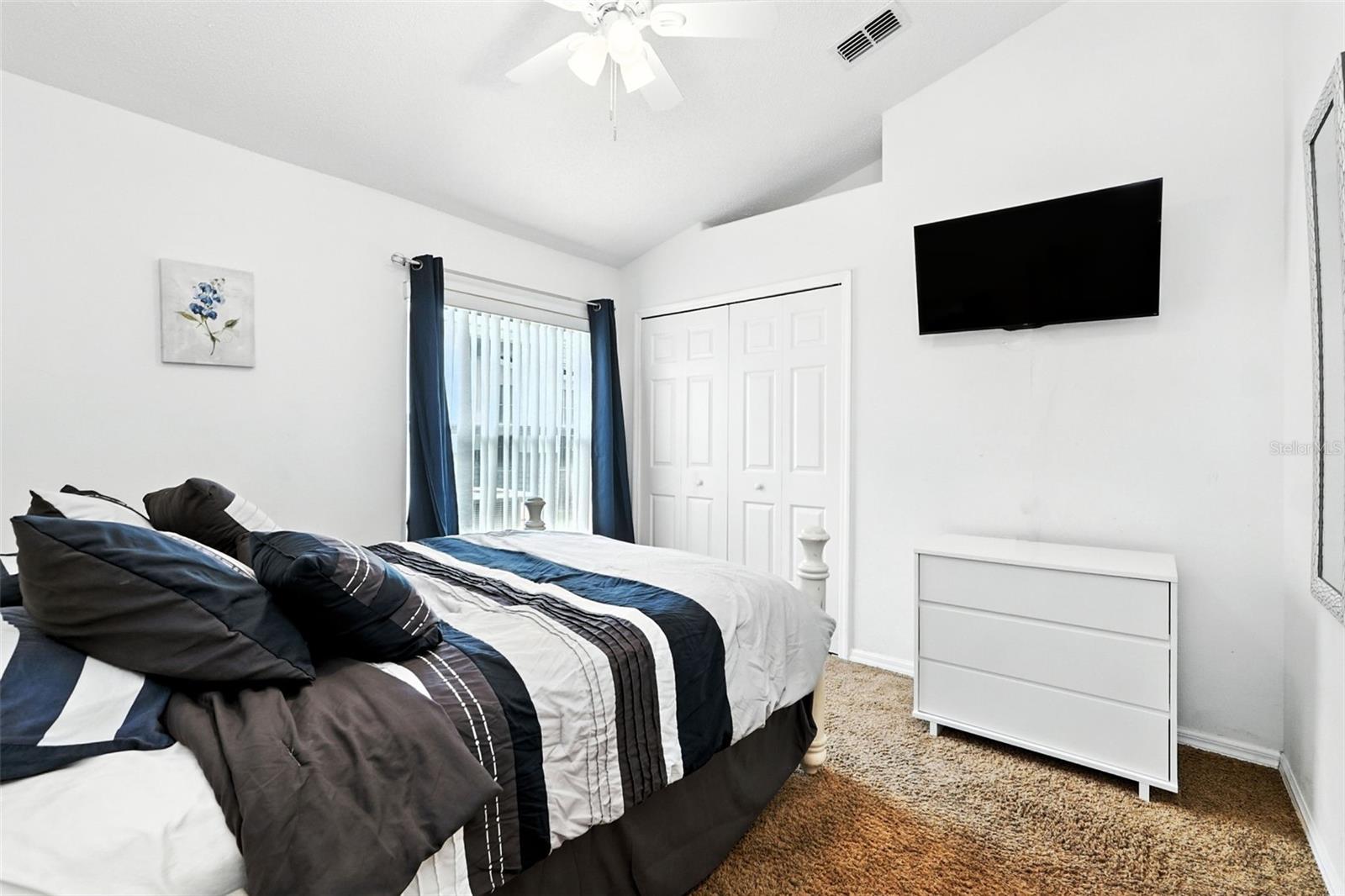 Image 24 of 43 For 131 Roma Way