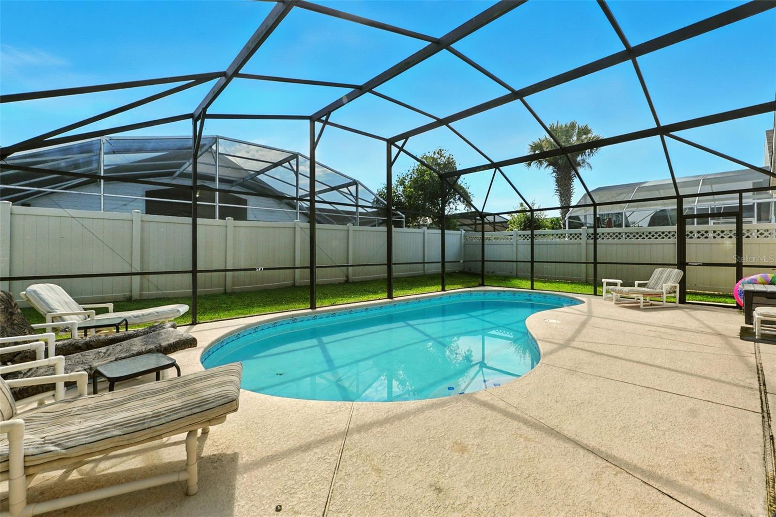 Image 35 of 43 For 131 Roma Way