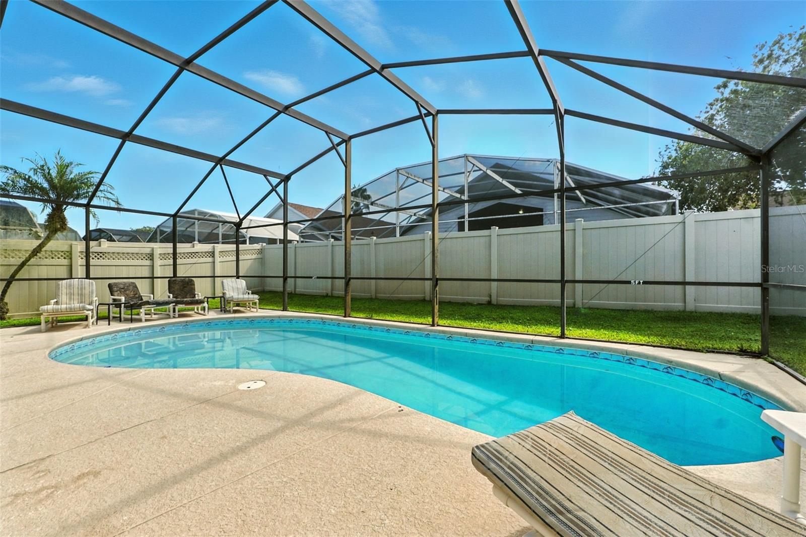 Image 36 of 43 For 131 Roma Way