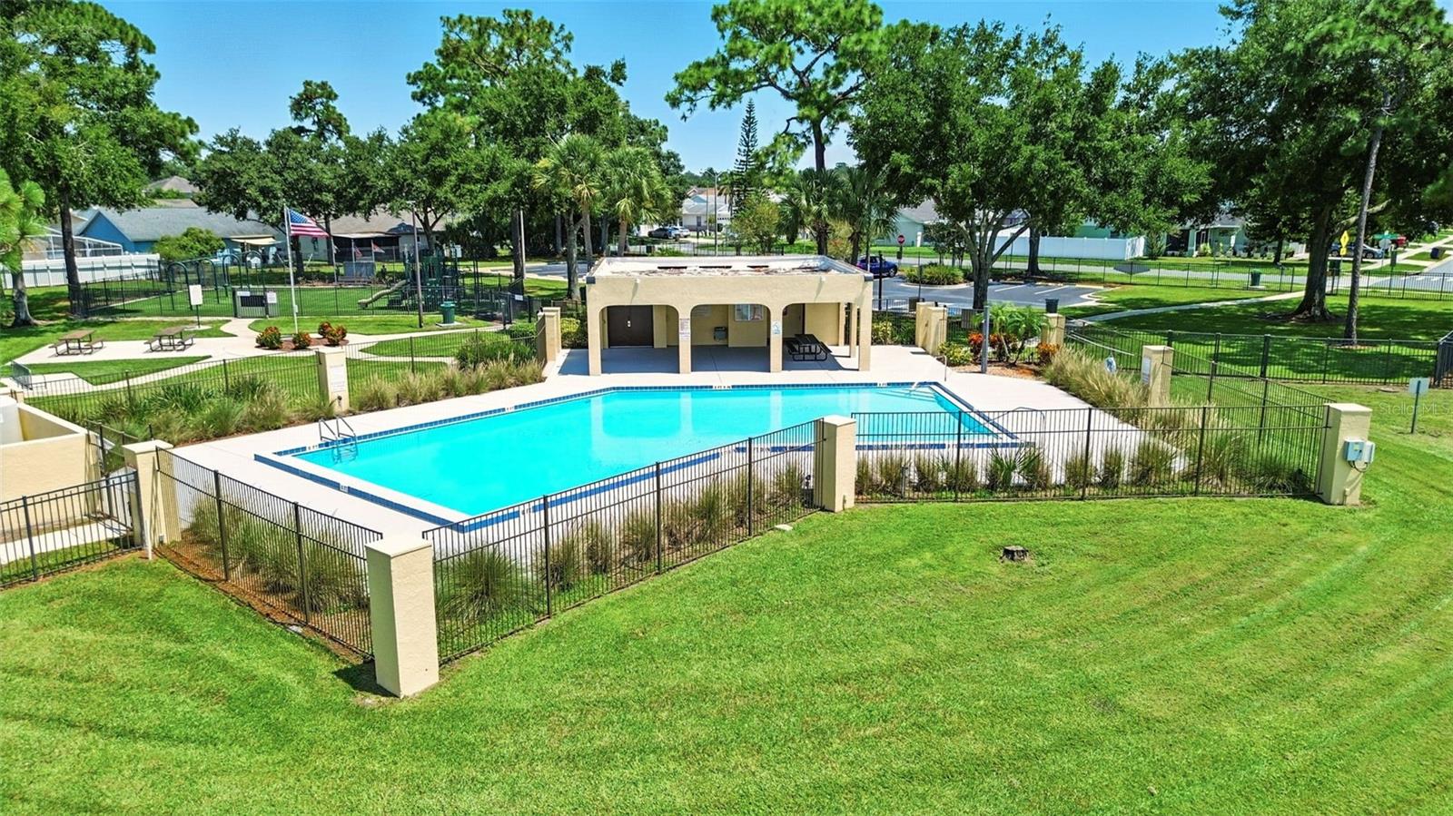 Image 41 of 43 For 131 Roma Way