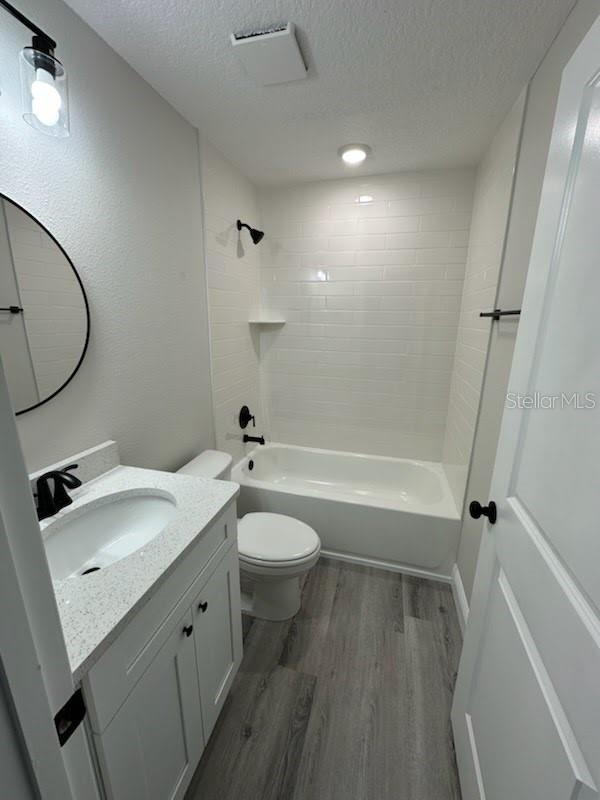 Image 10 of 32 For 865 Liskeard Avenue