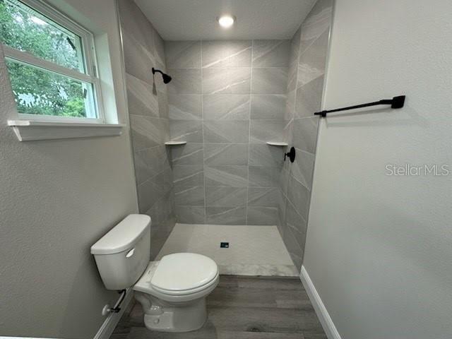 Image 13 of 32 For 865 Liskeard Avenue