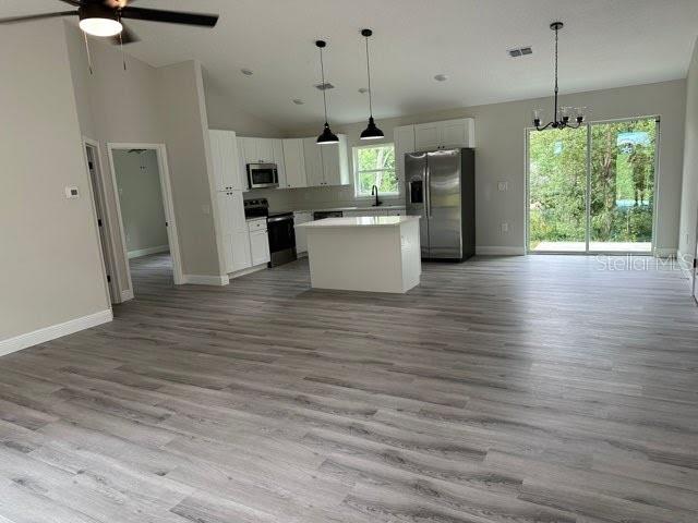 Image 4 of 32 For 865 Liskeard Avenue
