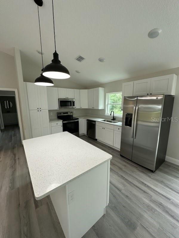 Image 6 of 32 For 865 Liskeard Avenue