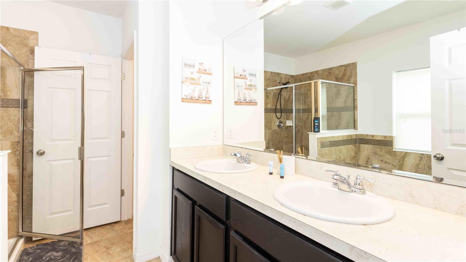 Image 11 of 24 For 815 Montgomery Way