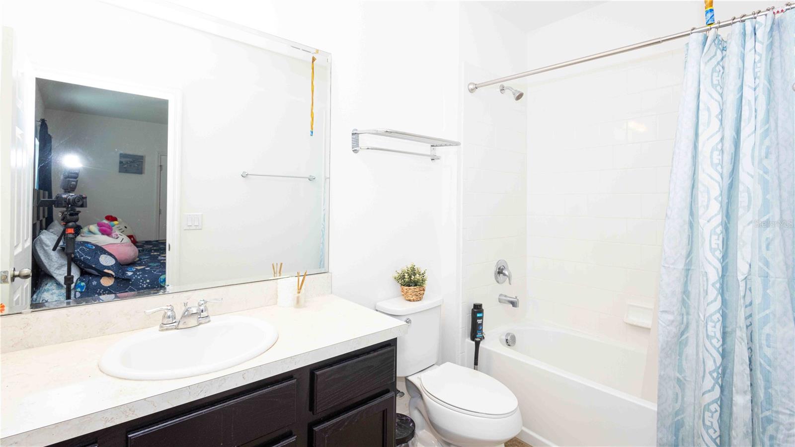 Image 17 of 24 For 815 Montgomery Way