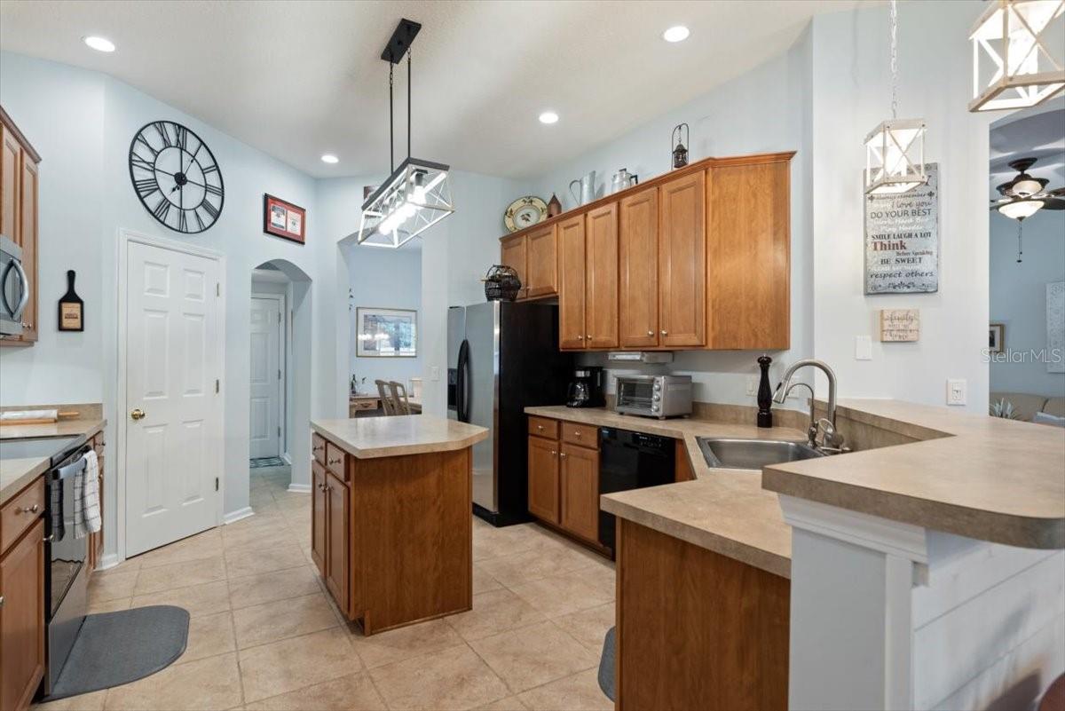 Image 15 of 49 For 2114 Thorn Hollow Court