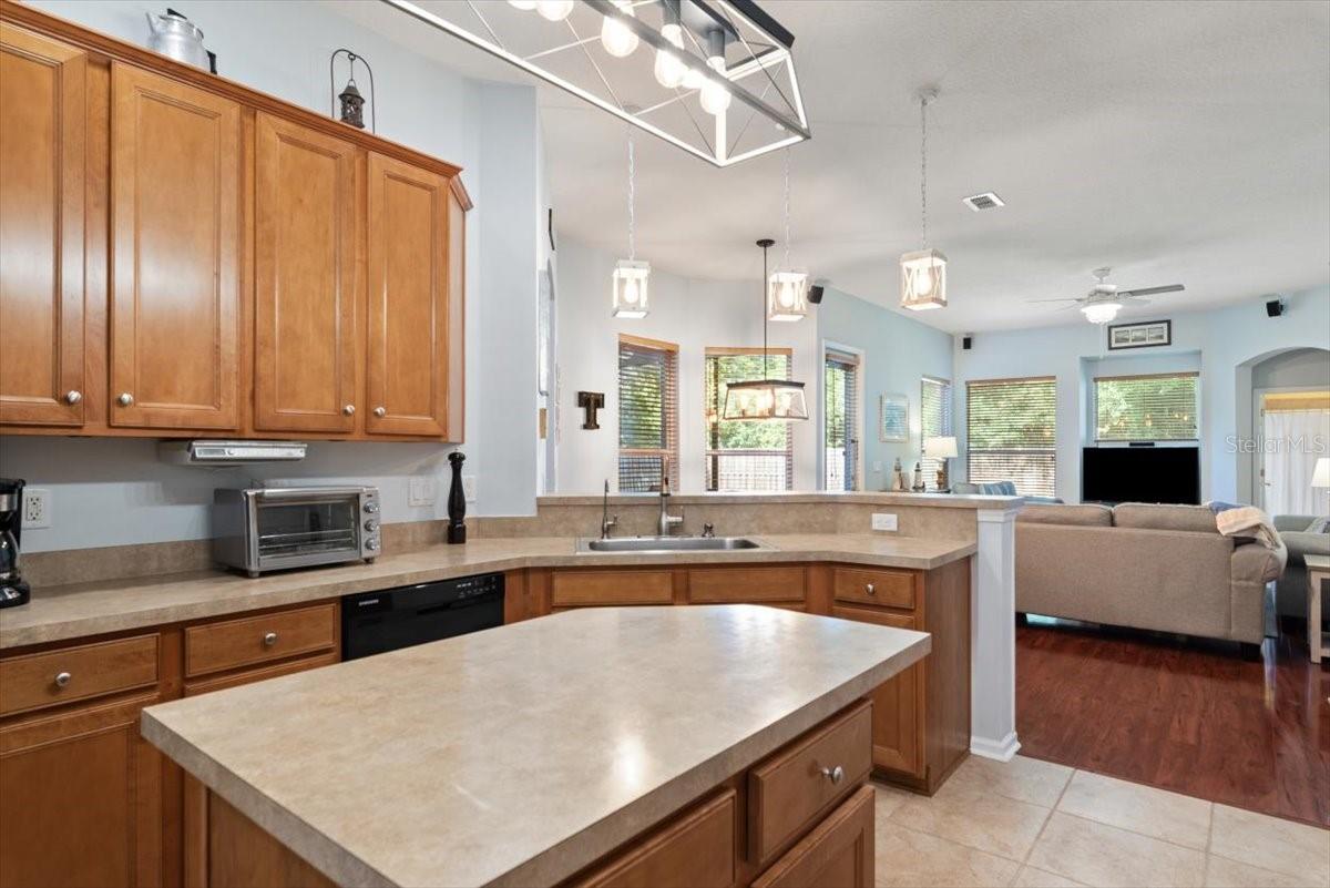 Image 17 of 49 For 2114 Thorn Hollow Court
