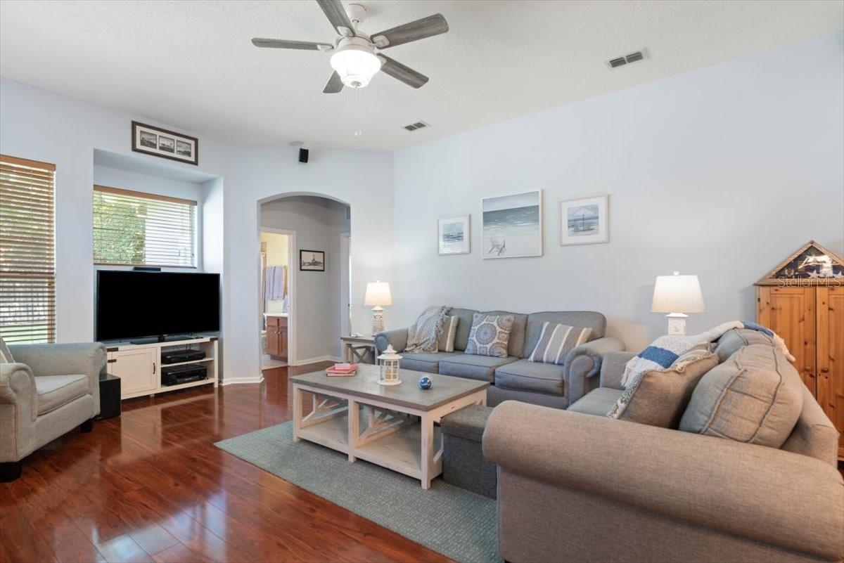 Image 19 of 49 For 2114 Thorn Hollow Court