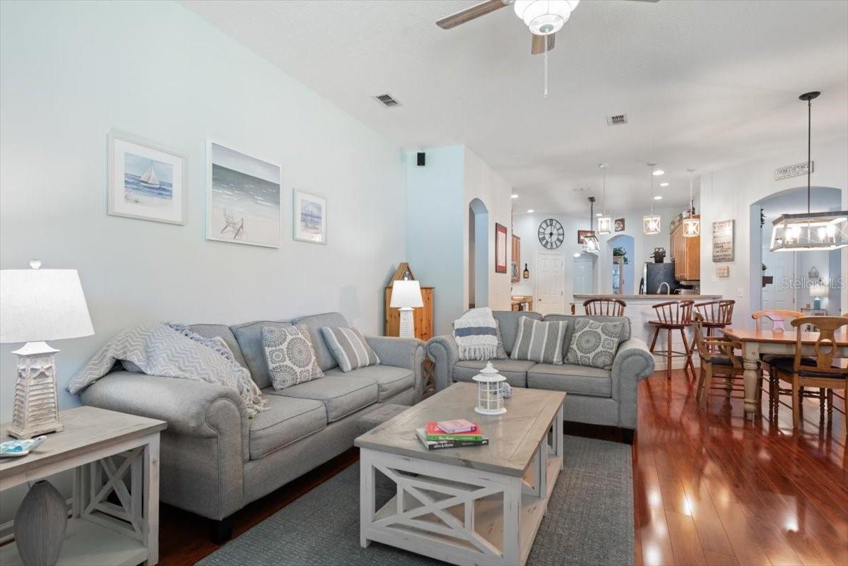 Image 22 of 49 For 2114 Thorn Hollow Court
