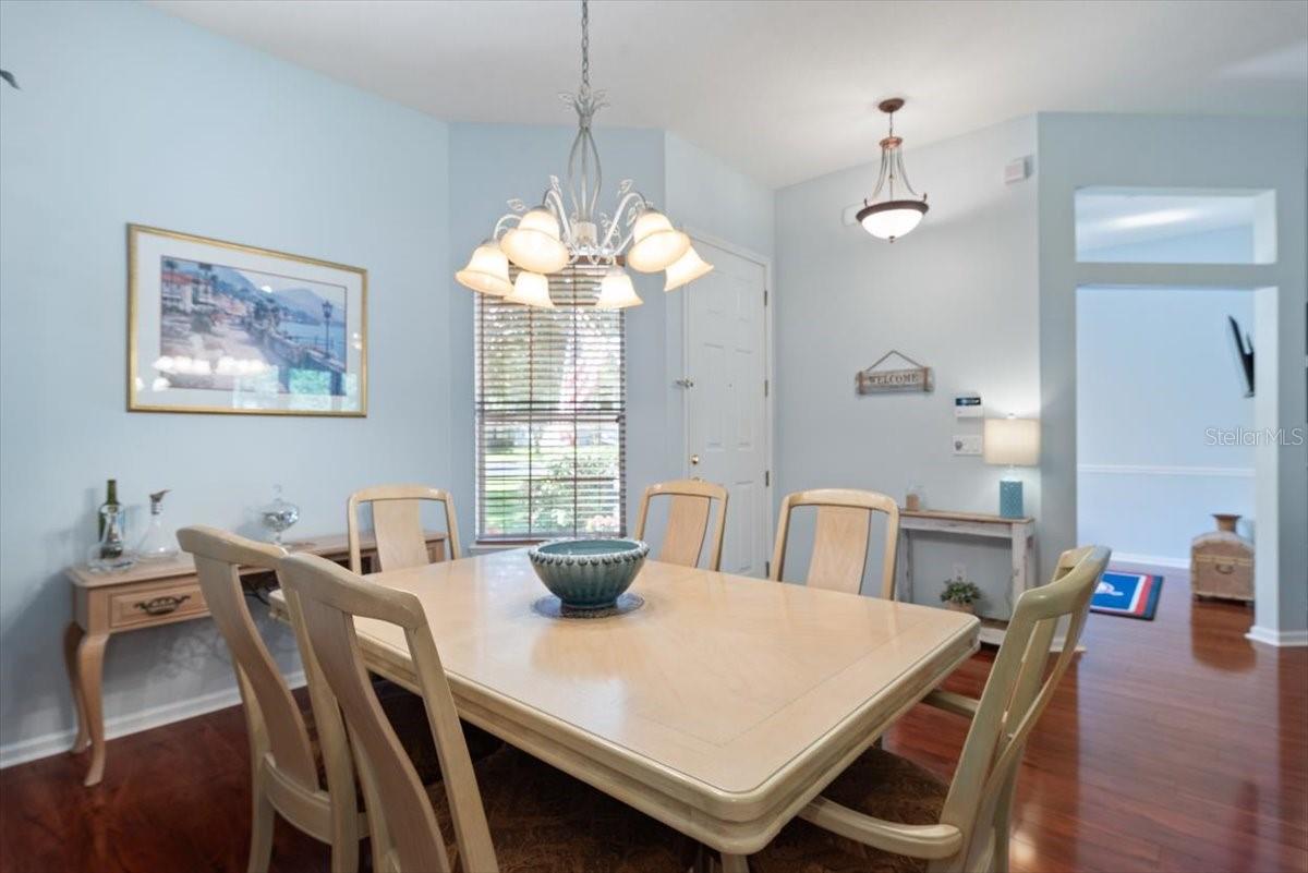 Image 7 of 49 For 2114 Thorn Hollow Court