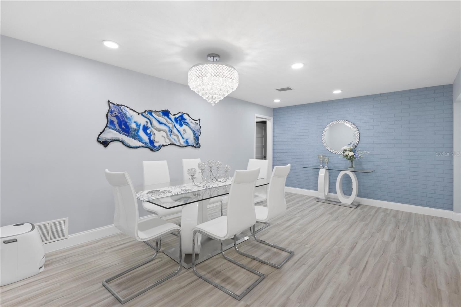 Image 16 of 49 For 1363 Whispering Pines Drive