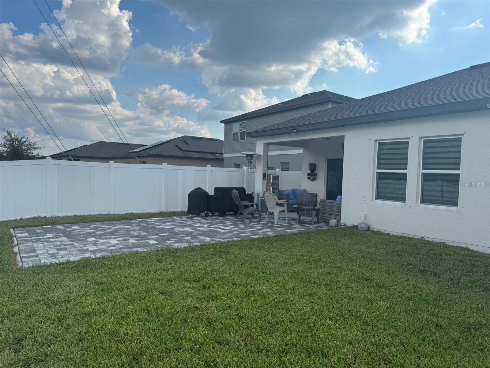Image 12 of 39 For 201 Steerview Street