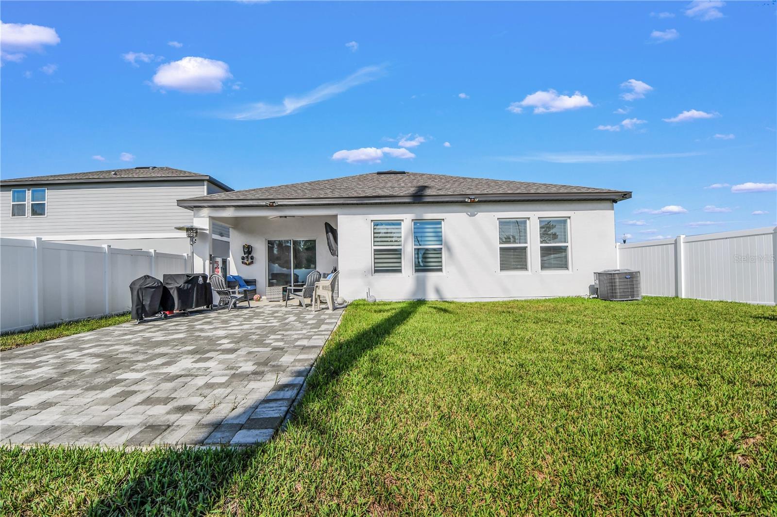 Image 14 of 39 For 201 Steerview Street