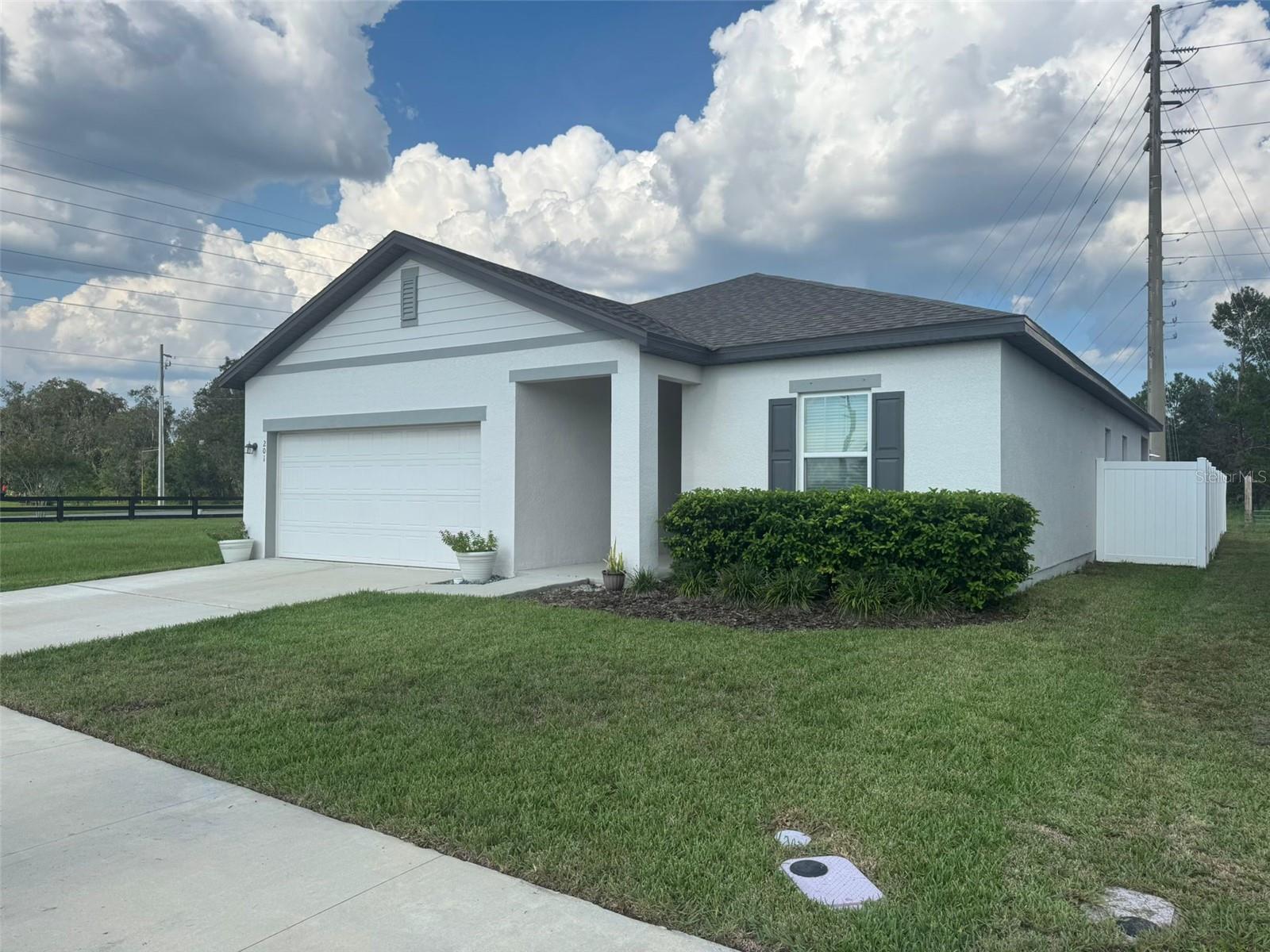 Image 3 of 39 For 201 Steerview Street
