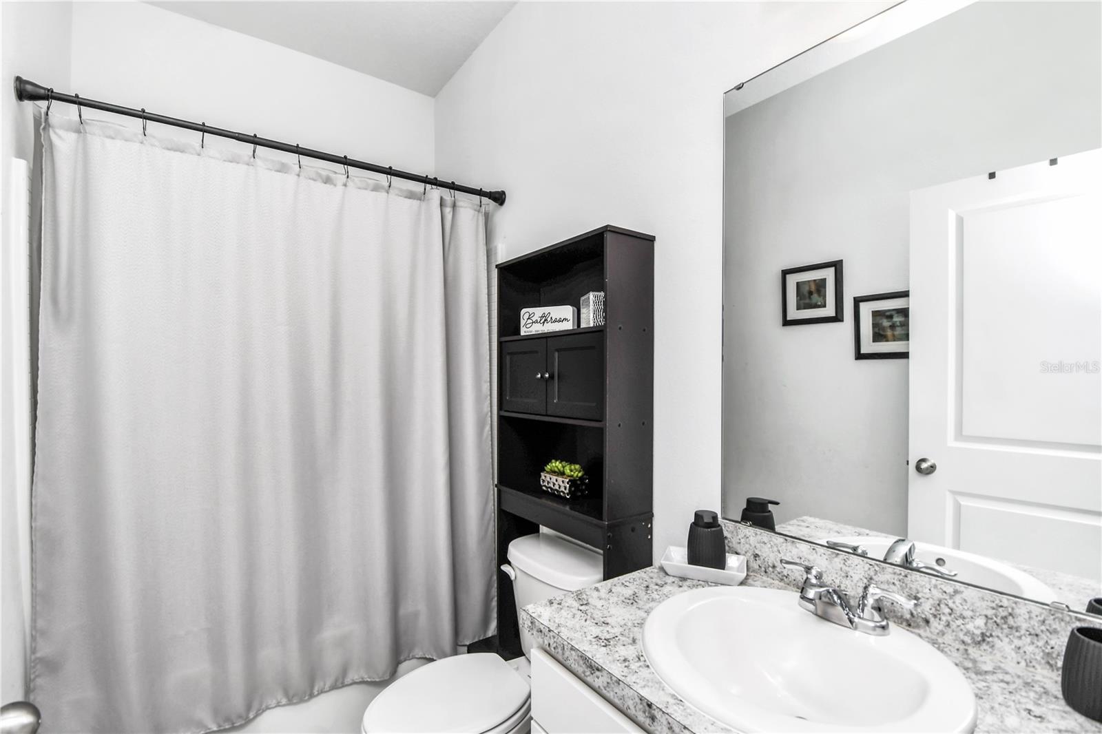 Image 33 of 39 For 201 Steerview Street