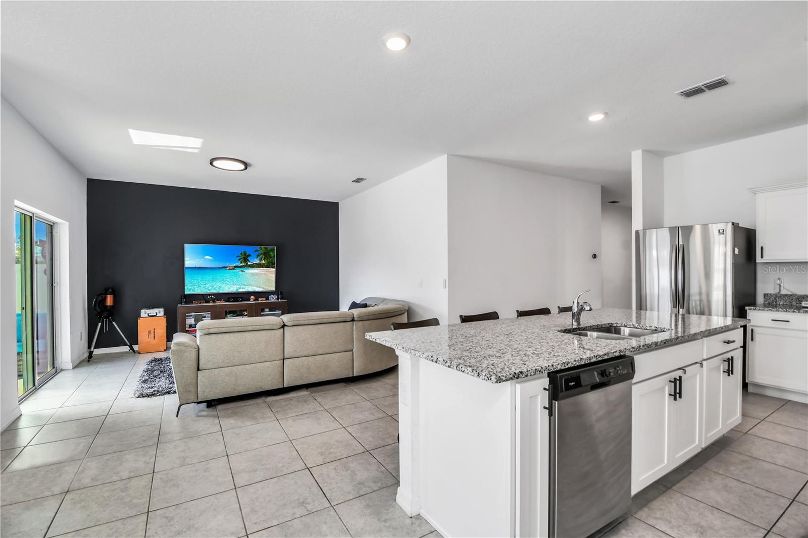 Image 36 of 39 For 201 Steerview Street