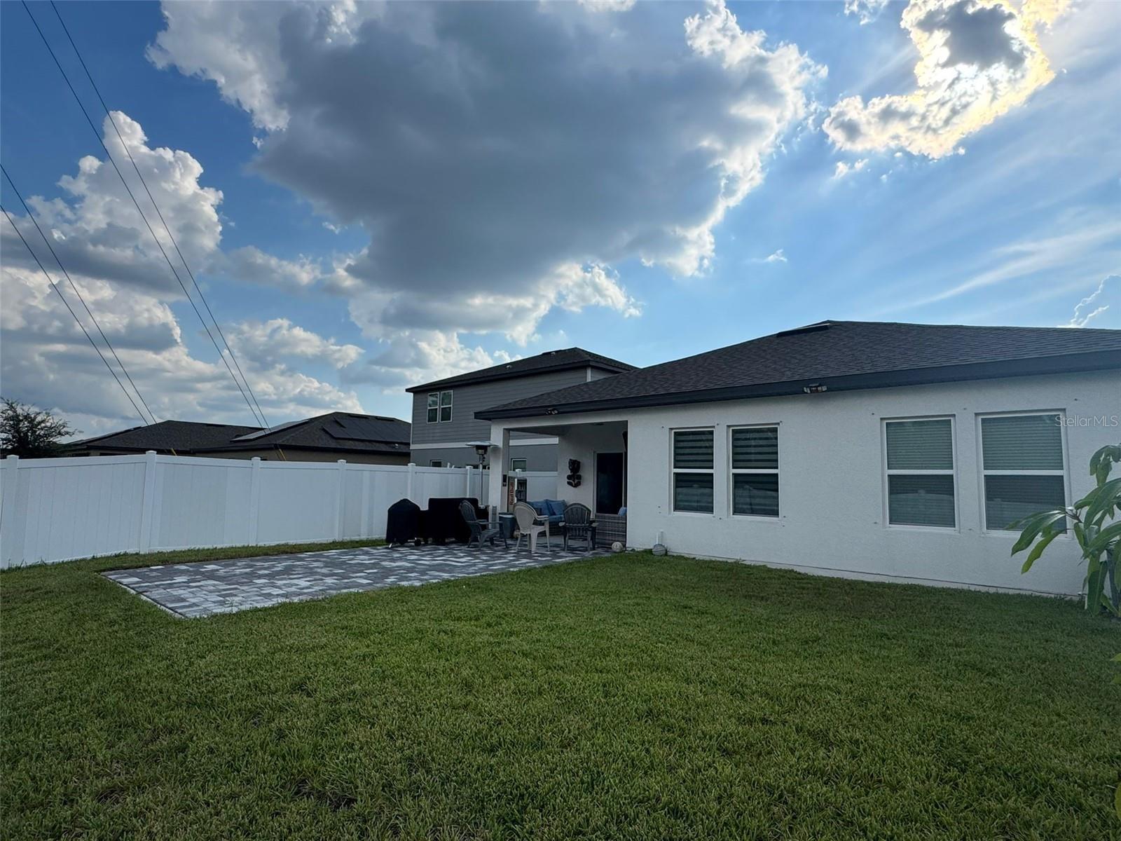 Image 7 of 39 For 201 Steerview Street