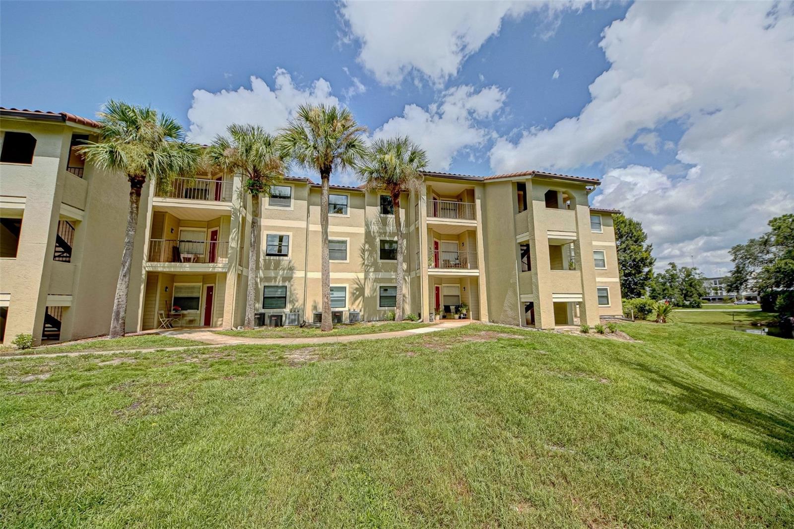 Image 3 of 34 For 3038 Parkway Boulevard 305