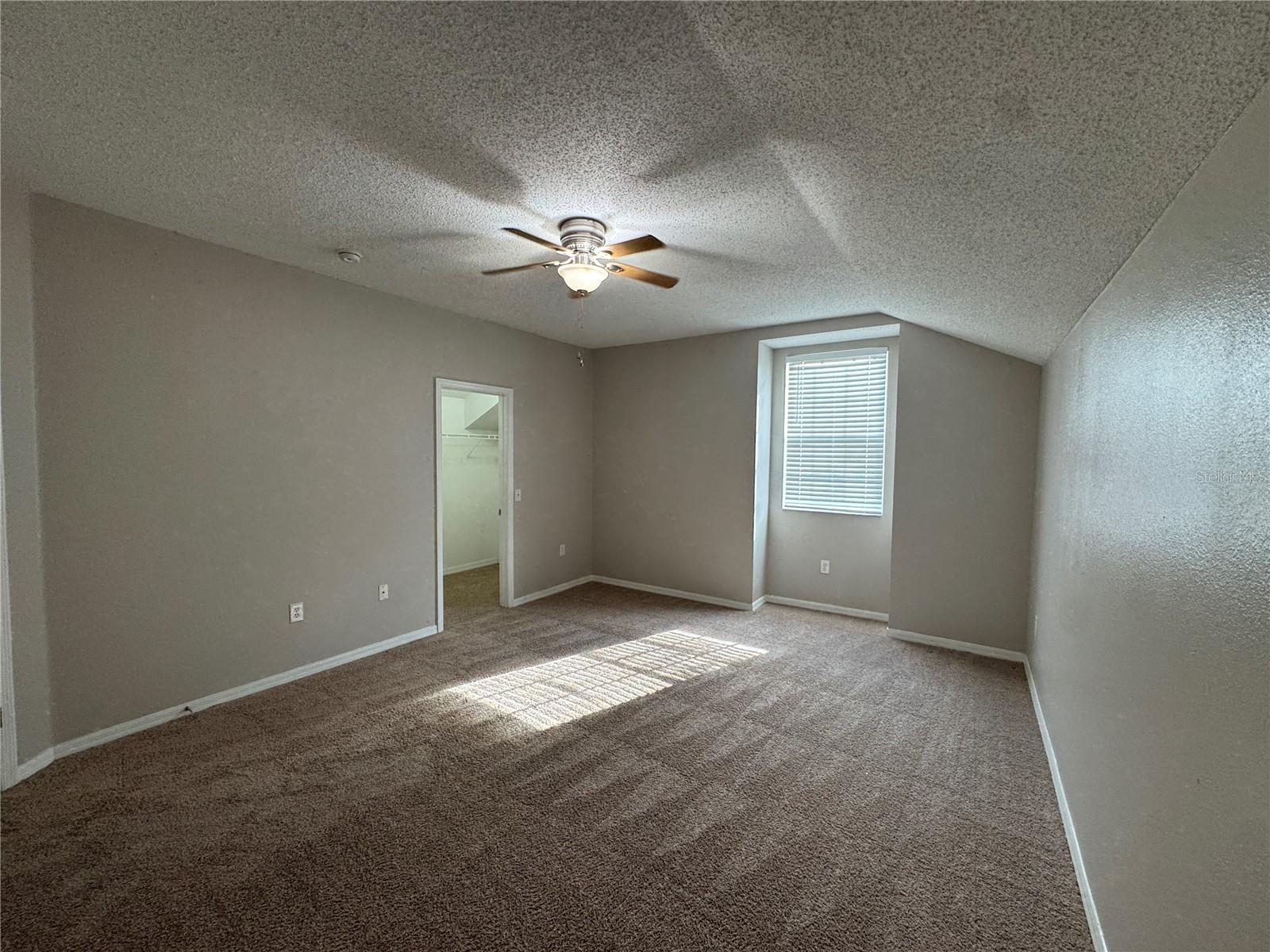 Image 4 of 5 For 539 Royal Ridge Drive