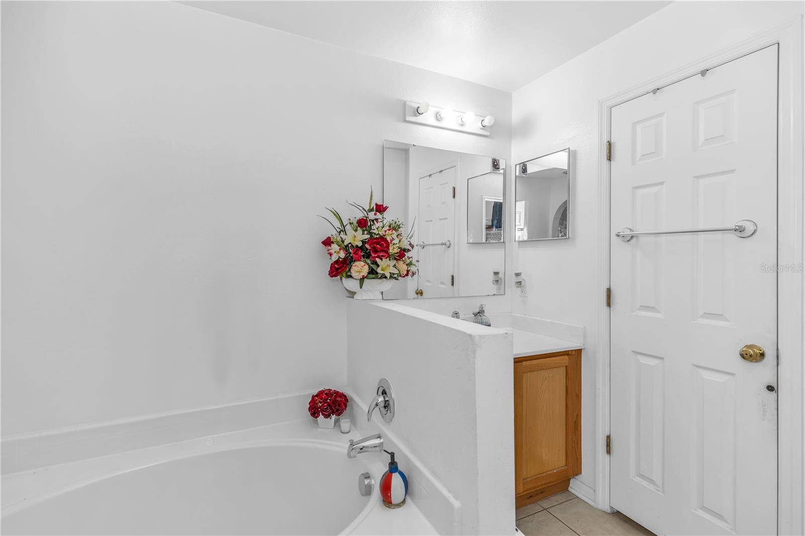 Image 10 of 25 For 1840 Howland Boulevard