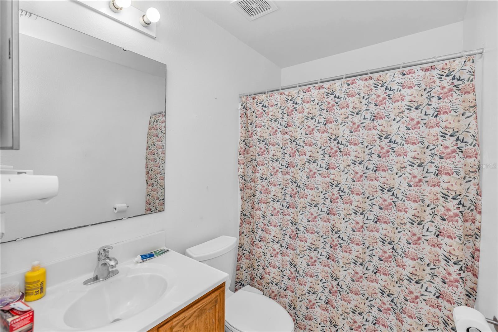 Image 16 of 25 For 1840 Howland Boulevard