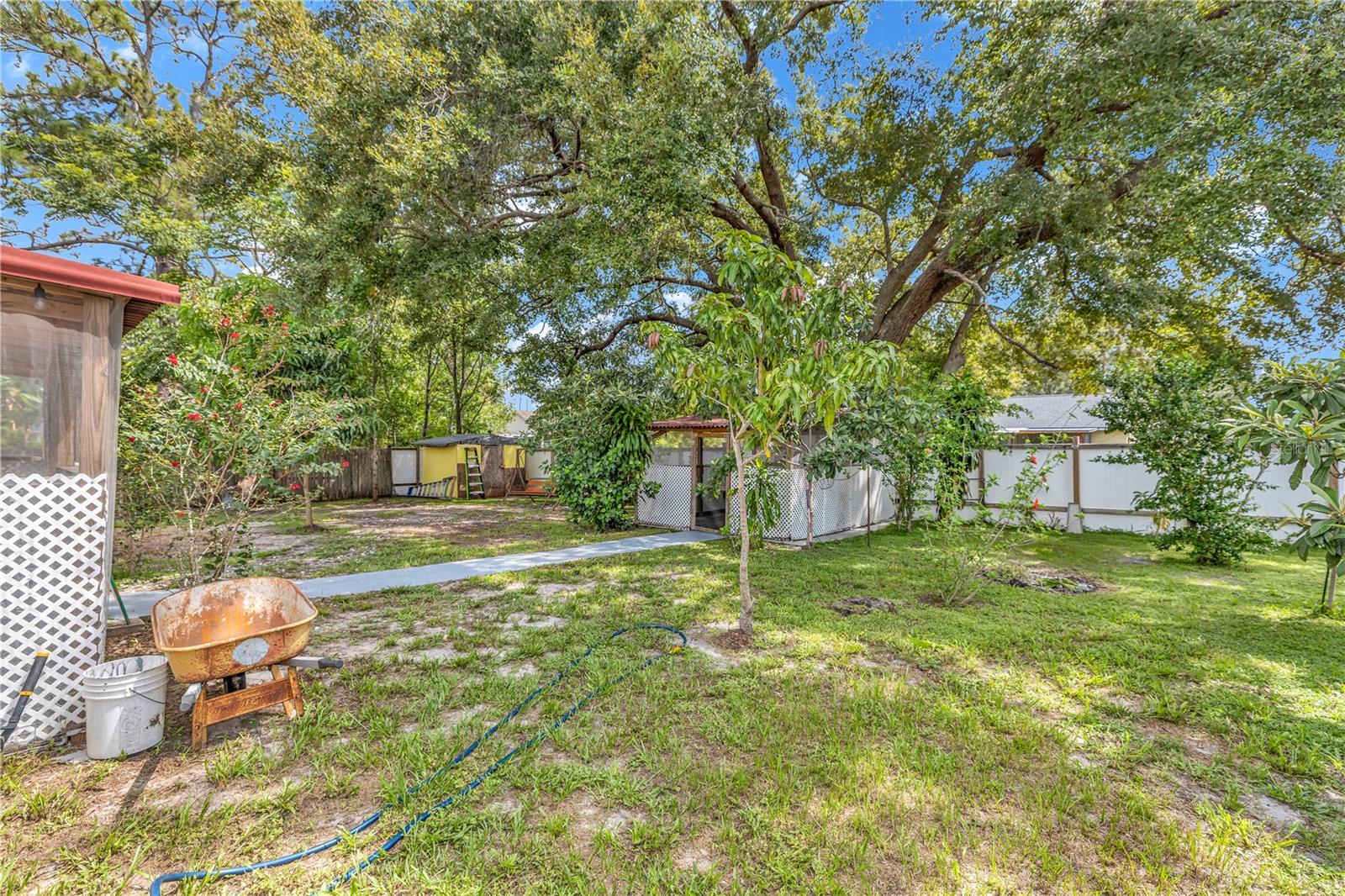Image 20 of 25 For 1840 Howland Boulevard