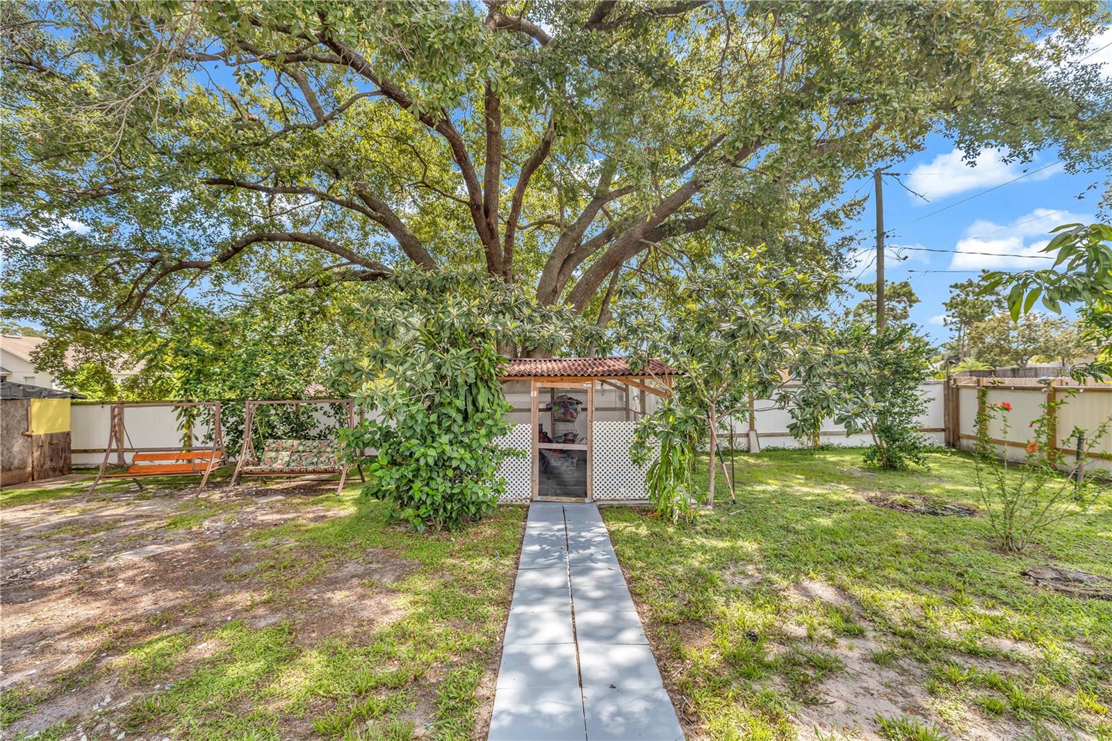 Image 23 of 25 For 1840 Howland Boulevard