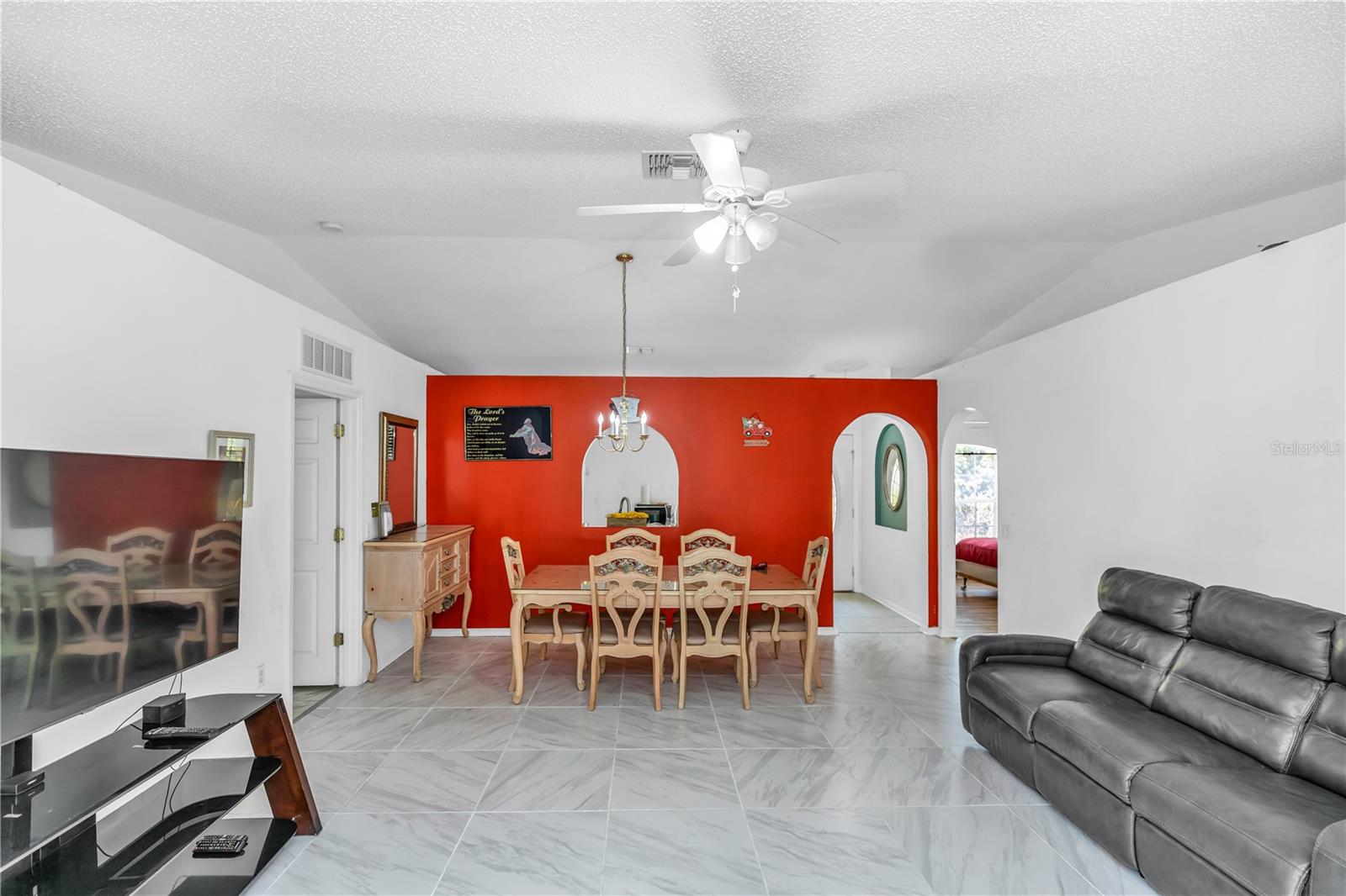 Image 7 of 25 For 1840 Howland Boulevard