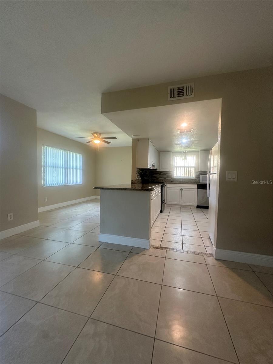 Image 4 of 13 For 9910 Turf Way Ge