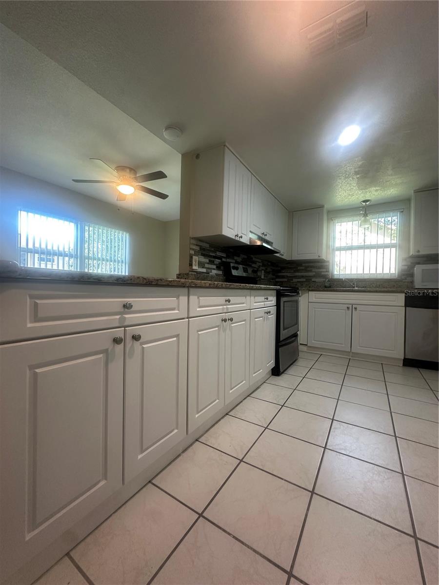 Image 5 of 13 For 9910 Turf Way Ge