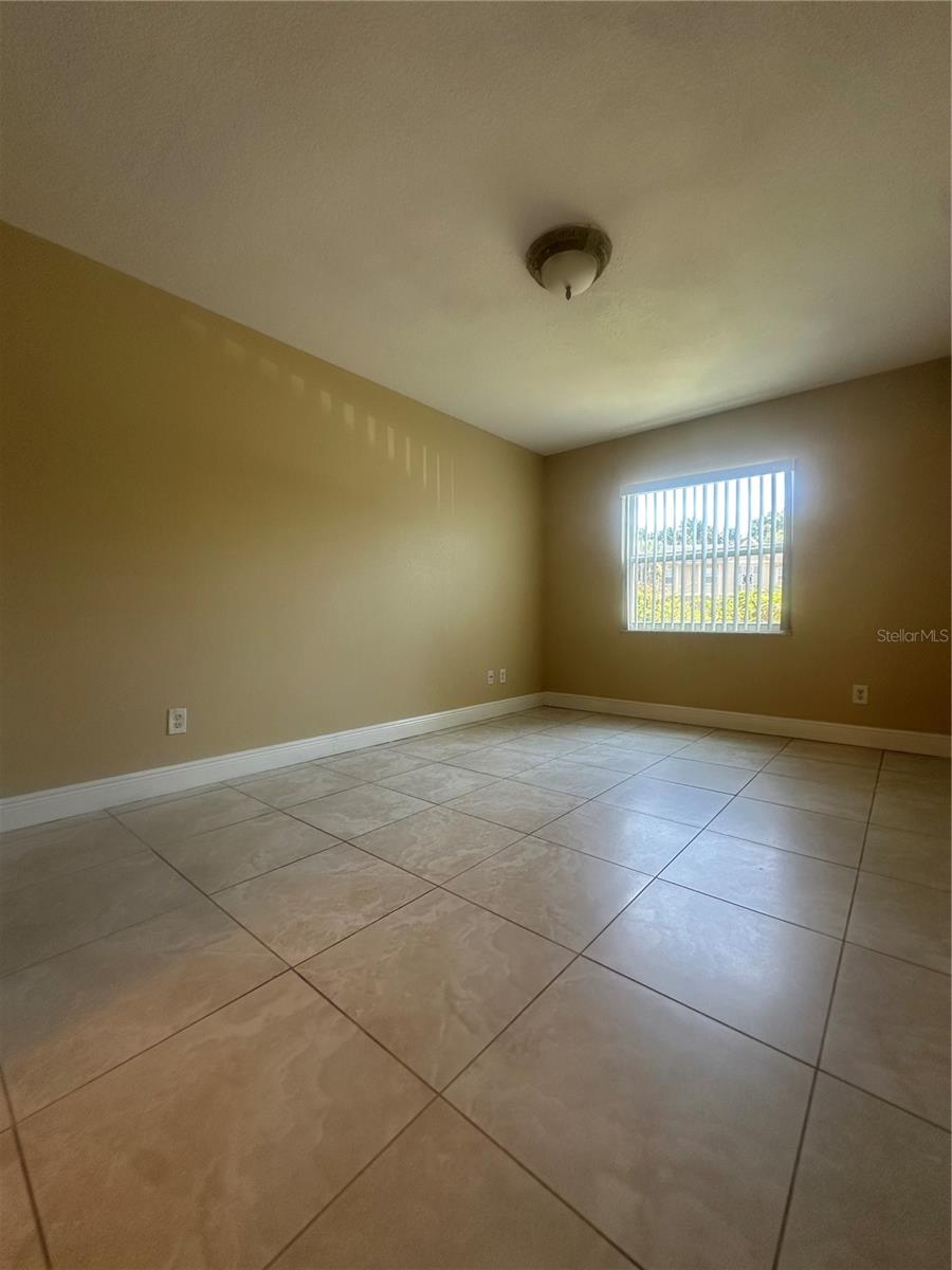 Image 7 of 13 For 9910 Turf Way Ge