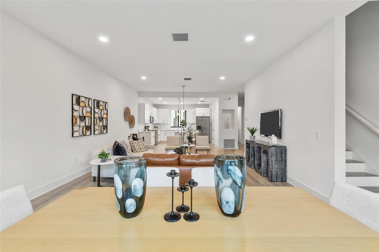 Image 10 of 33 For 218 Park Lake Street Avenue 12