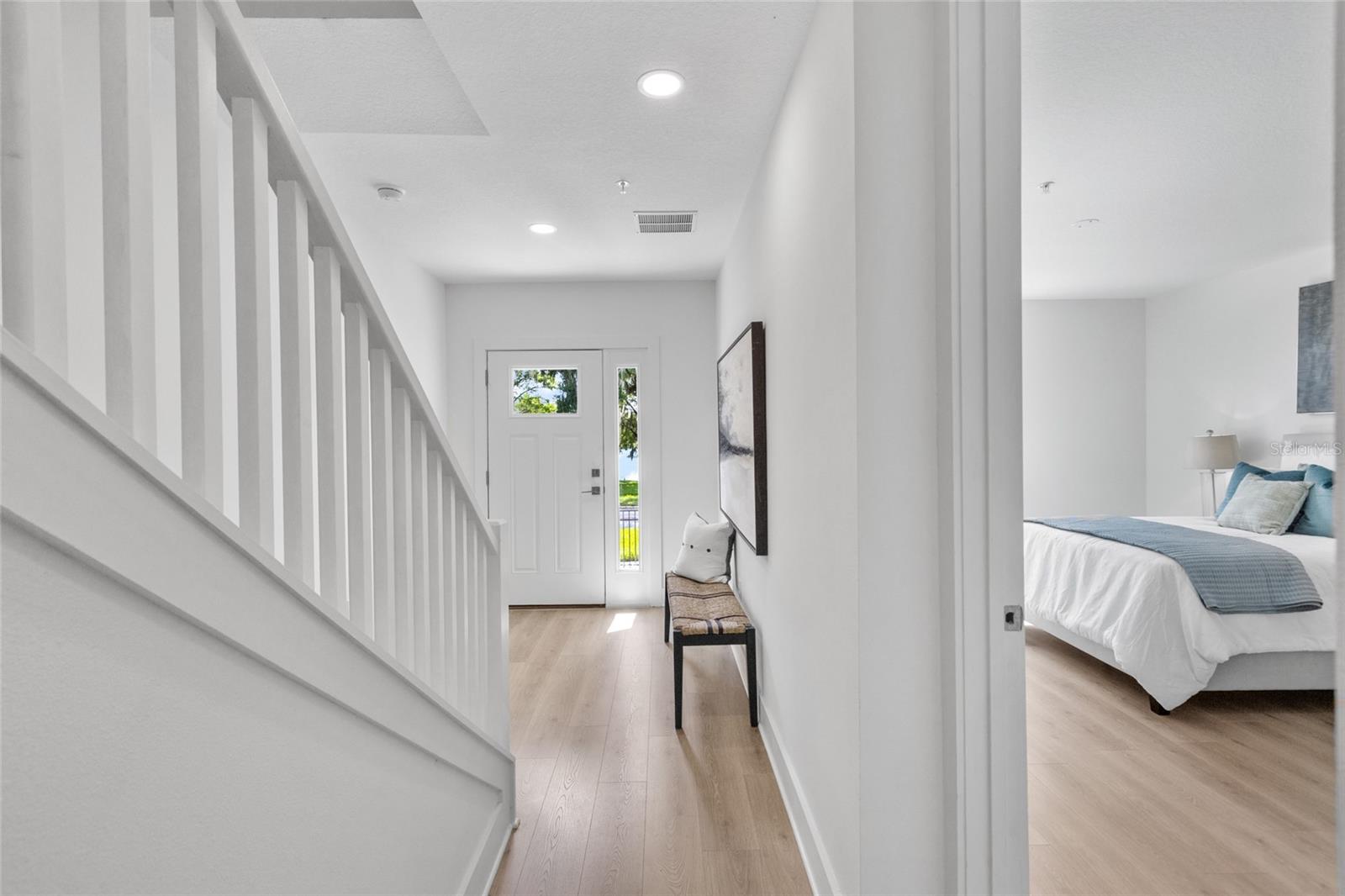 Image 25 of 33 For 218 Park Lake Street Avenue 12